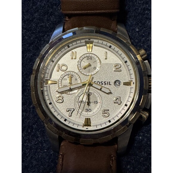 Fossil Watch Still Has Plastic on Back Needs Battery - Picture 1 of 5